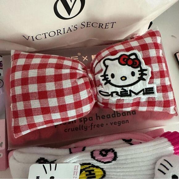 Hello Kitty Beauty bundle - Picture 3 of 4